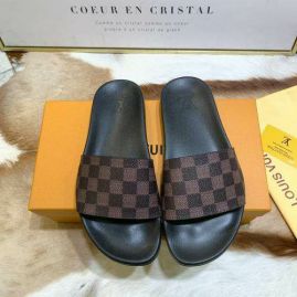 Picture of LV Slippers _SKU418811362645457